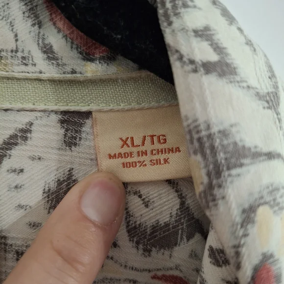 Tommy Bahama Shirt Beige Paisley Silk Loop Collar Hawaiian - Picture 6 of 9